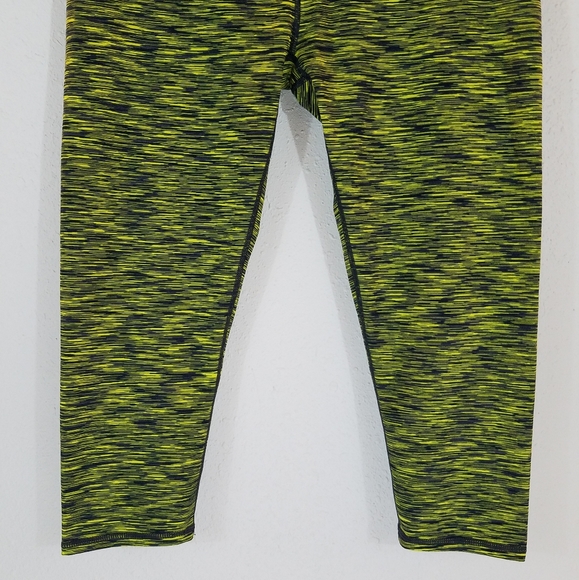 FABLETICS Salar Printed Powerhold Capri Legging L - Picture 6 of 7